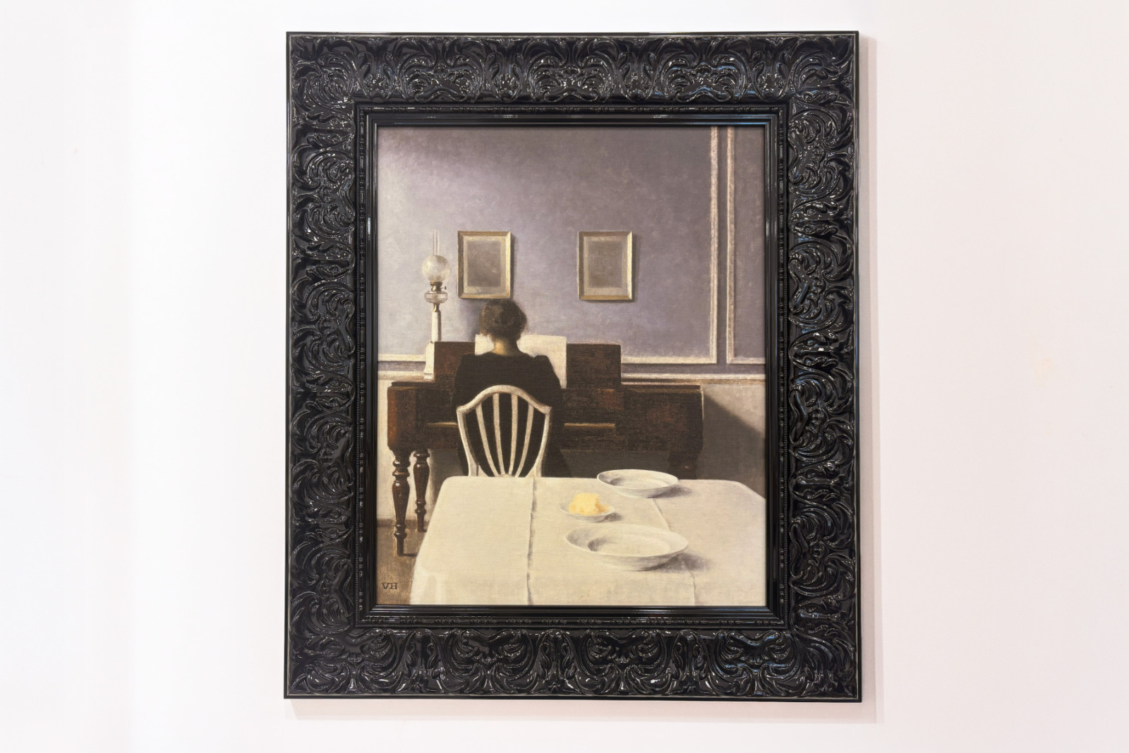 Interno con giovane donna al pianoforte - Vilhelm Hammershoi