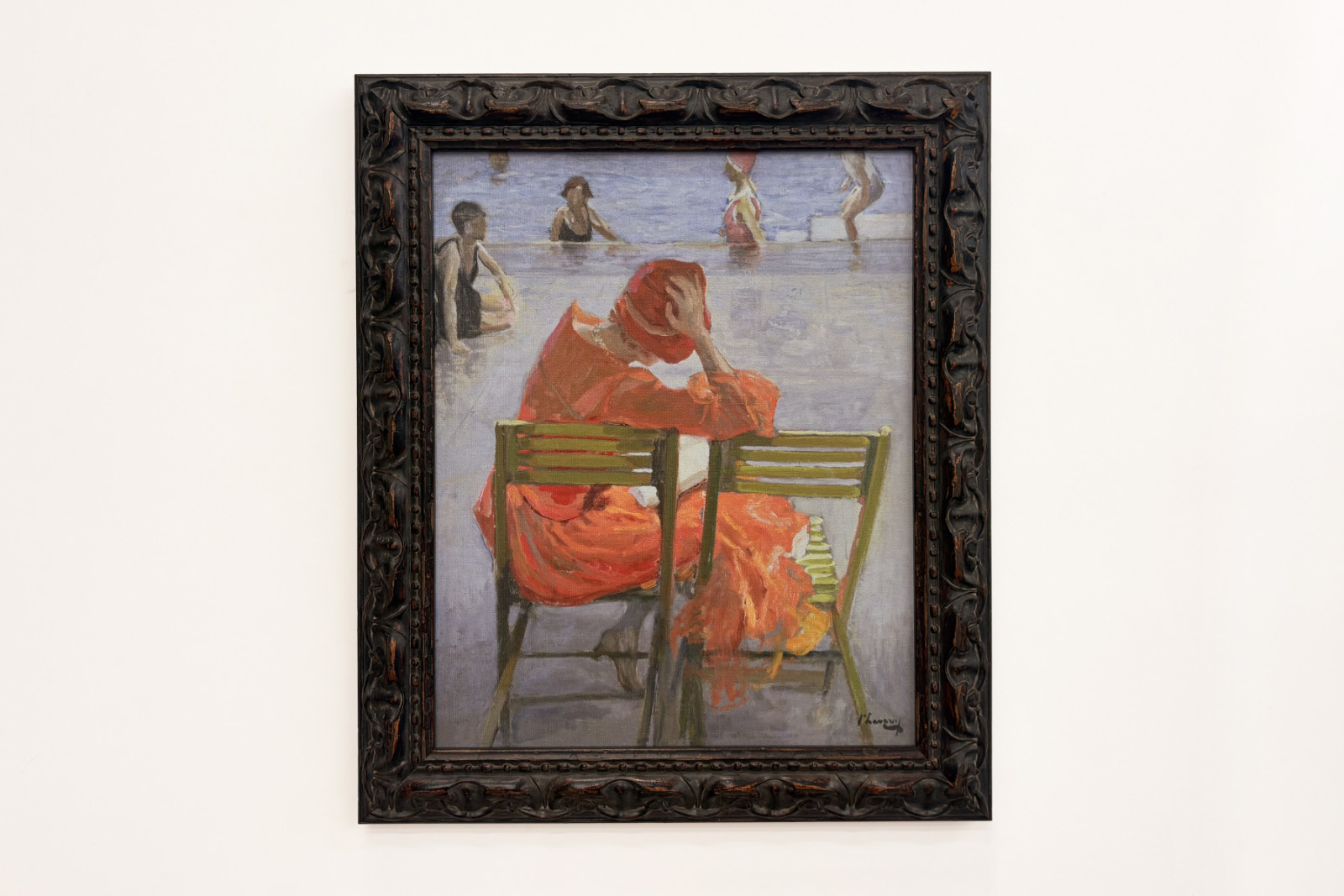 Ragazza in un vestito rosso che legge vicino a una piscina - John Lavery