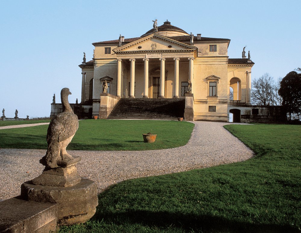 Architettura rinascimentale: veduta di Villa Capra, detta La Rotonda, realizzata dall