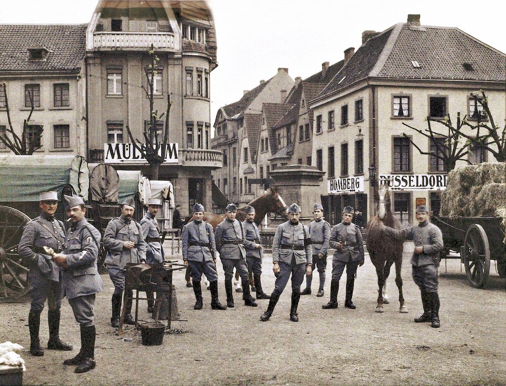Soldati francesi nel mercato di Ratingen, dopo l