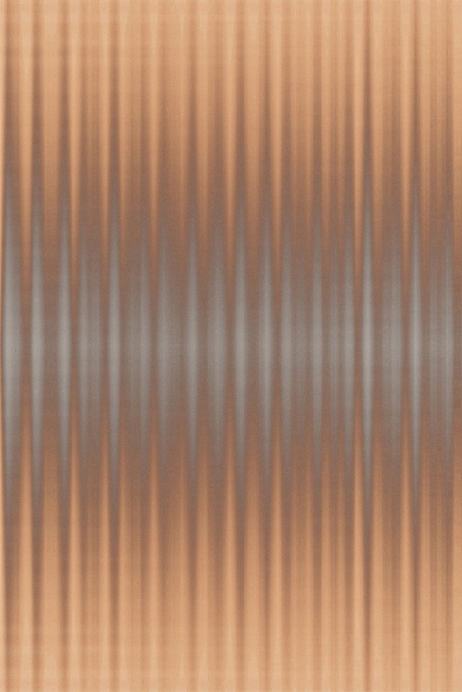 Ritmo verticale metallico da Alma