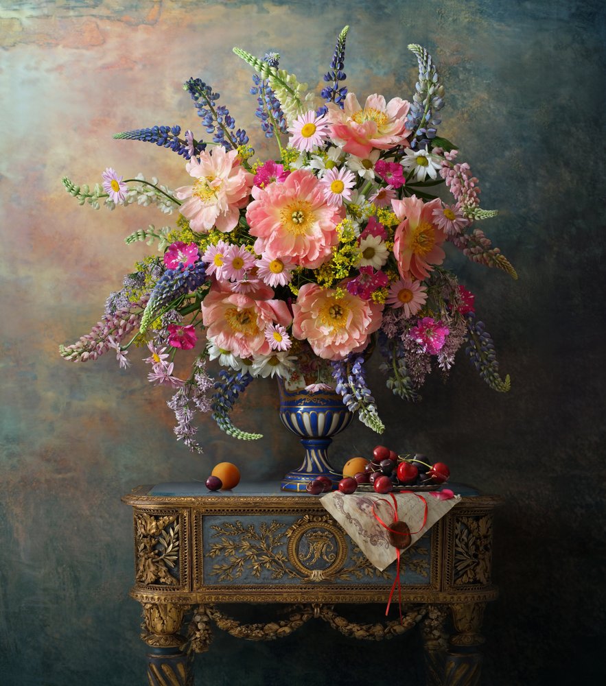 Natura morta con peonie sontuose da Andrey Morozov