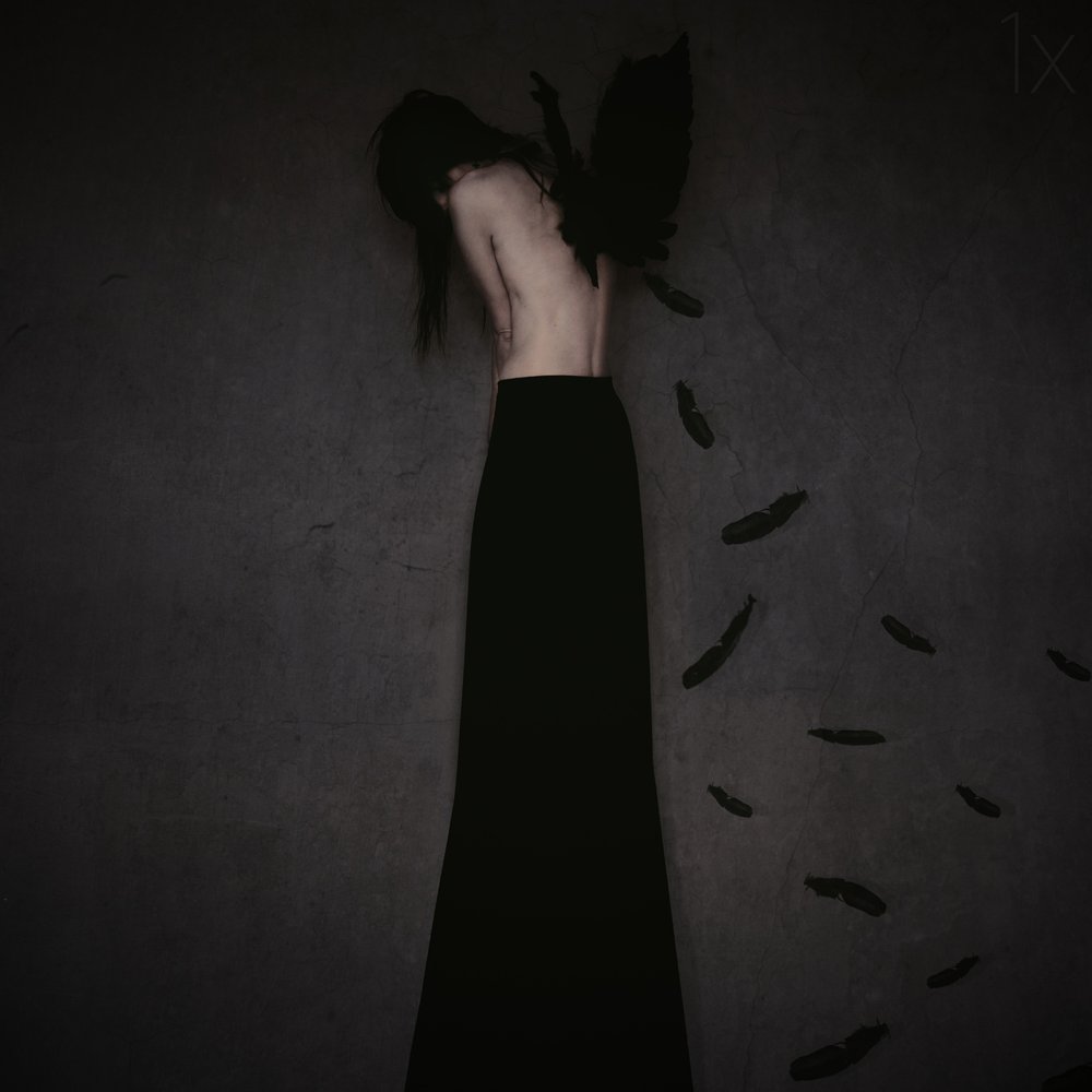 La donna alata addolorata da Anja Matko