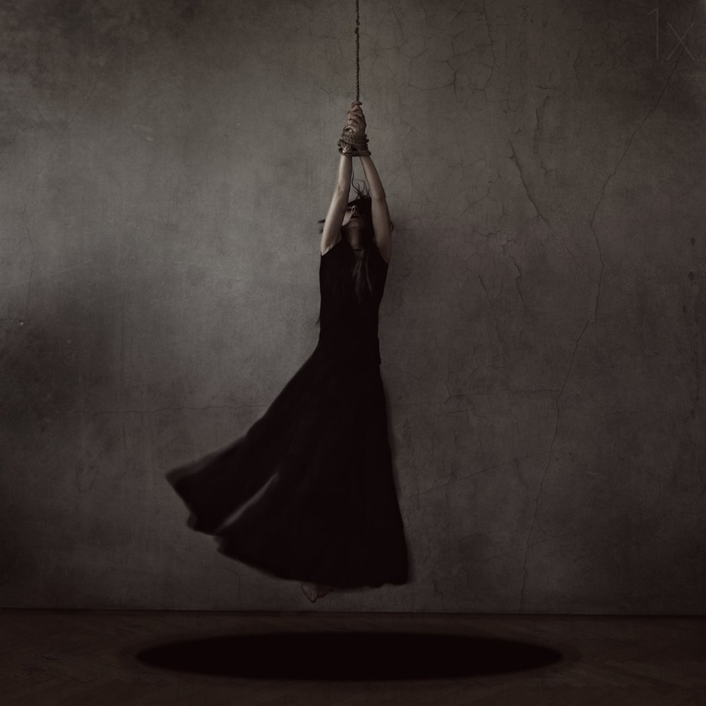 La donna sopra il vuoto da Anja Matko