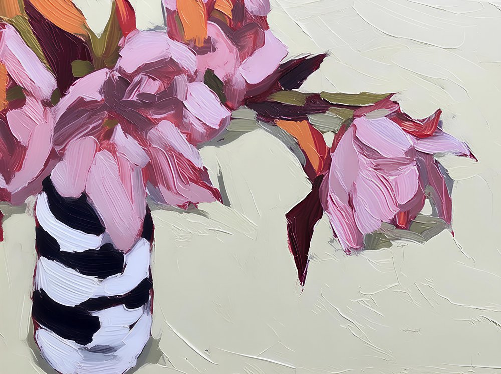 Vaso a righe con fiori rosa da Avanesova Elena