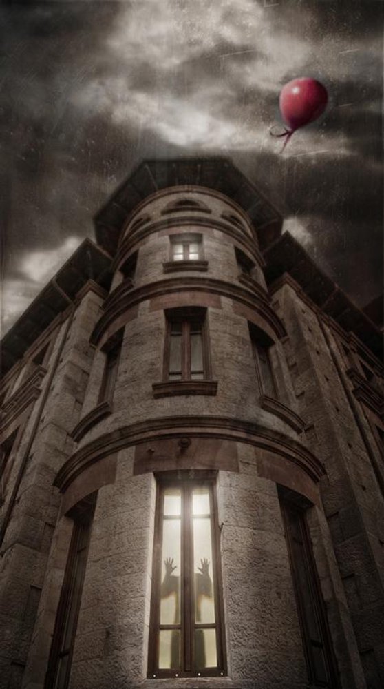 La casa stregata e il palloncino rosso da Beatriz Ballesteros Pérez