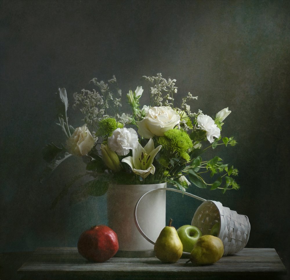 Elegante natura morta floreale da Catherine Wang