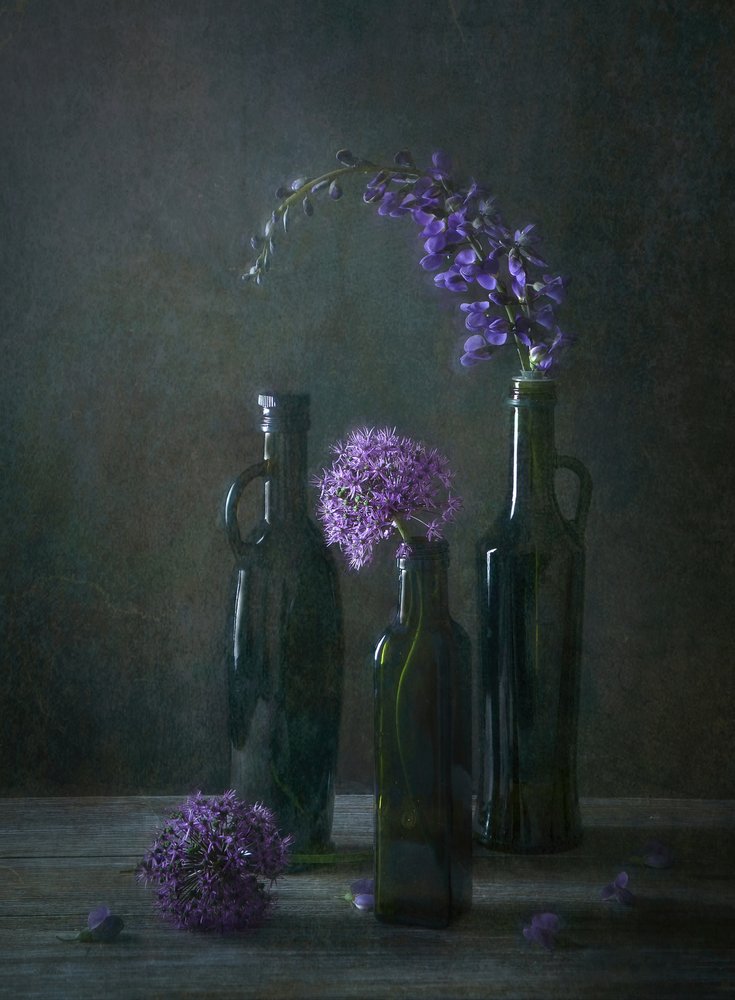 Bottiglie floreali Moody da Catherine Wang