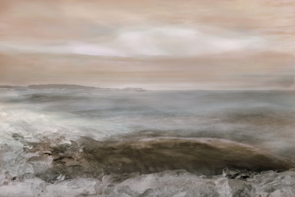 La serenità della costa avvolta dalla nebbia da Christina Sillen