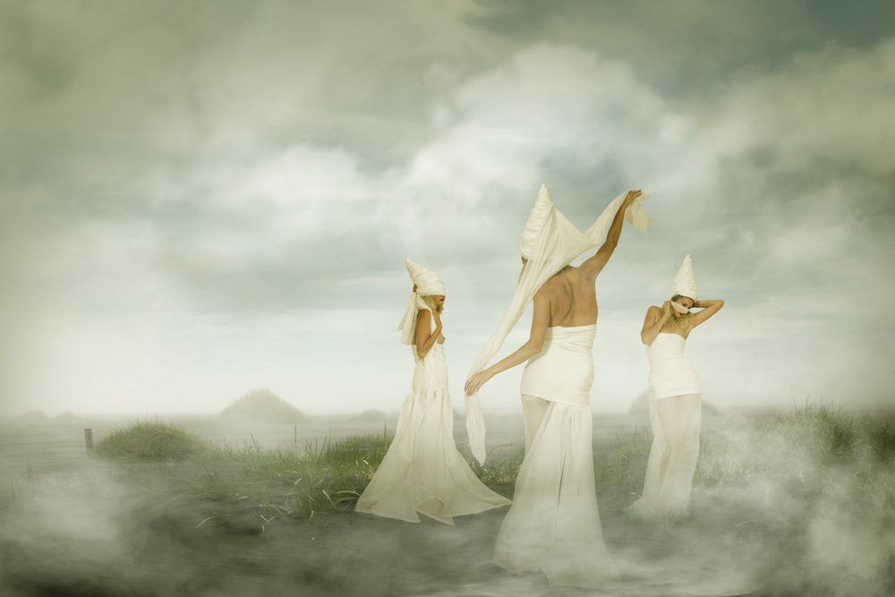 Donne "Ethereal Mist" da Christine von Diepenbroek