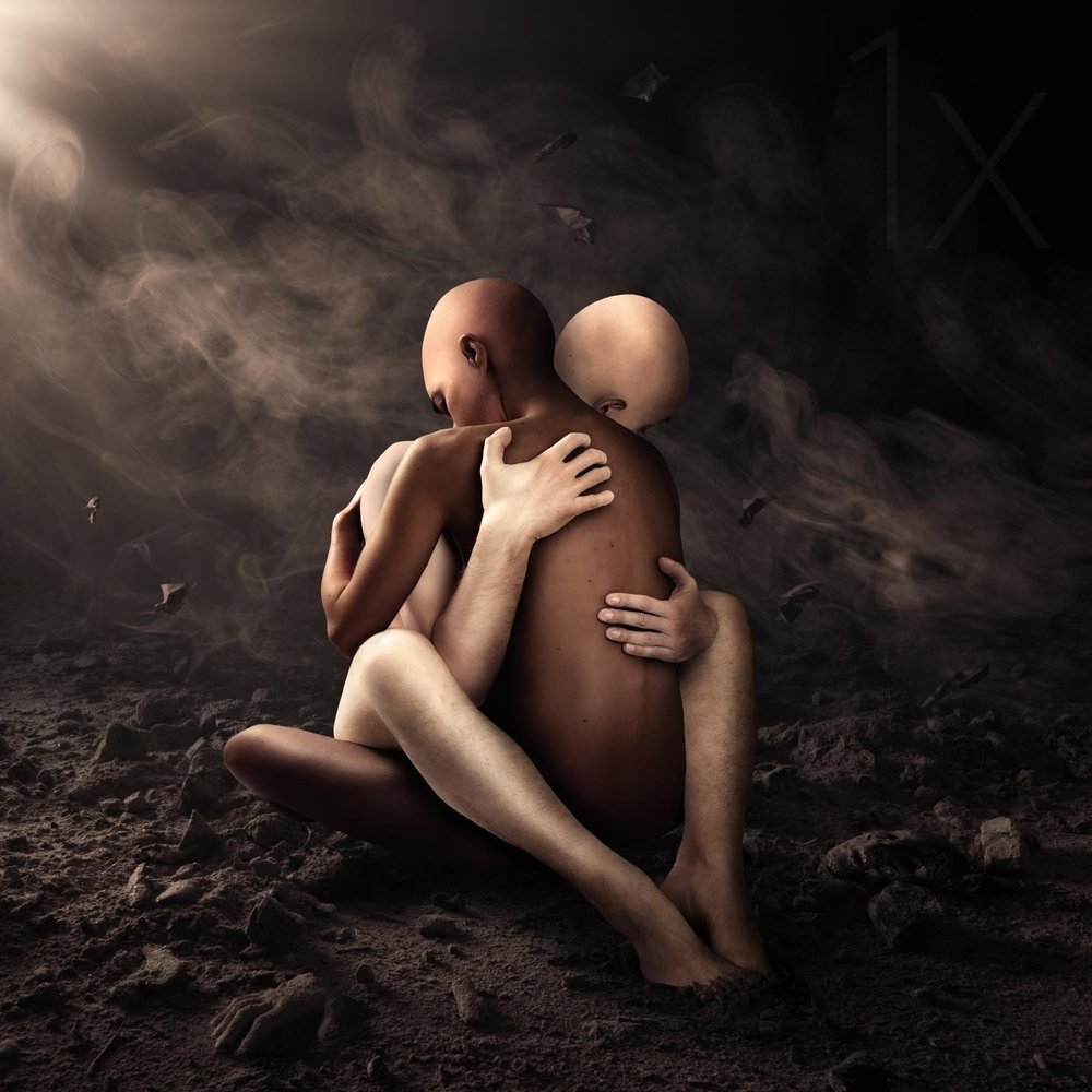 Abbraccio oscuro da Christophe Kiciak