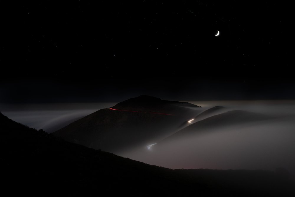Strada di montagna al chiaro di luna da Chuanxu Ren