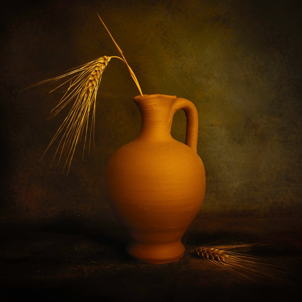 Brocca di grano dorato da Cicek Kiral
