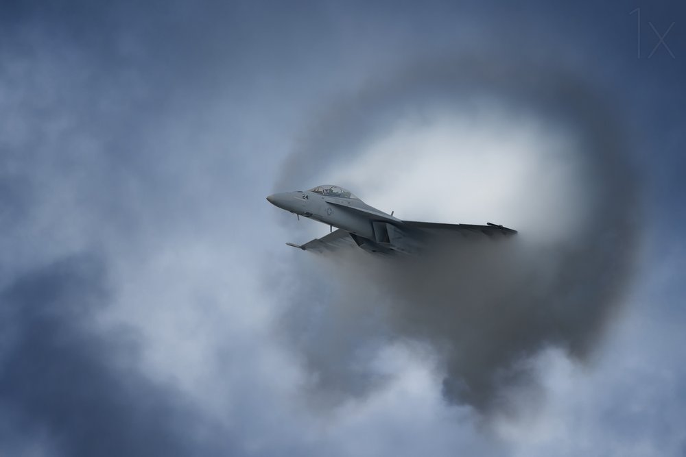 Boom sonico di un jet da combattimento da Darek Siusta