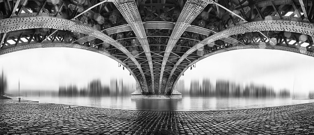 Riflesso su un ponte d