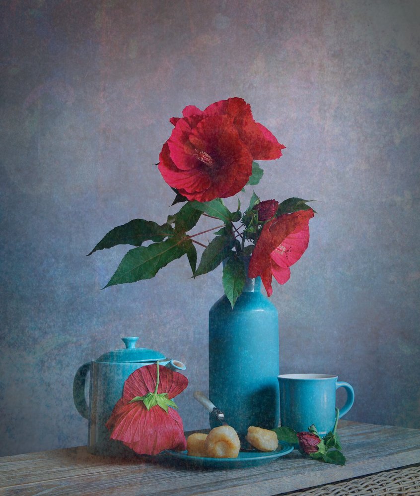 Natura morta con fiori rossi e turchese da Fangping Zhou