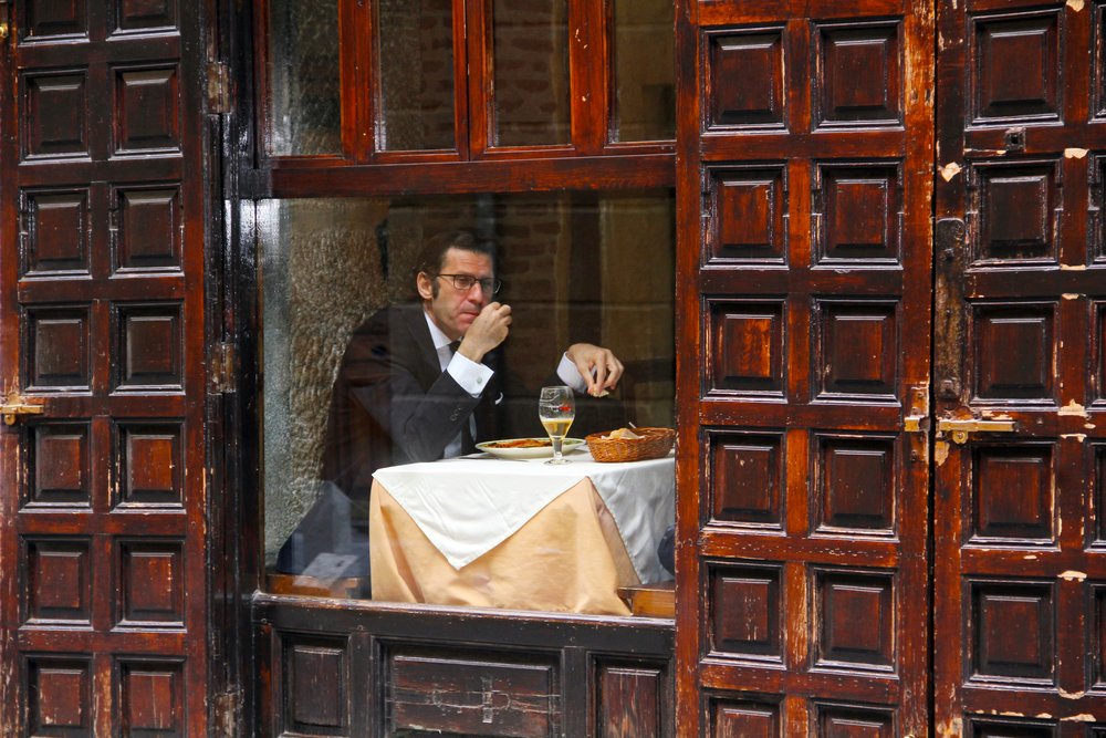 La vetrina del “Pensive Man Cafe” da Igor Shrayer