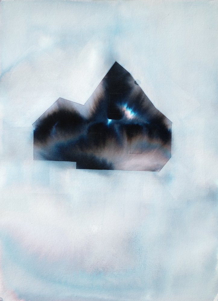 Misteriosa sagoma blu da Joshua Hoskins