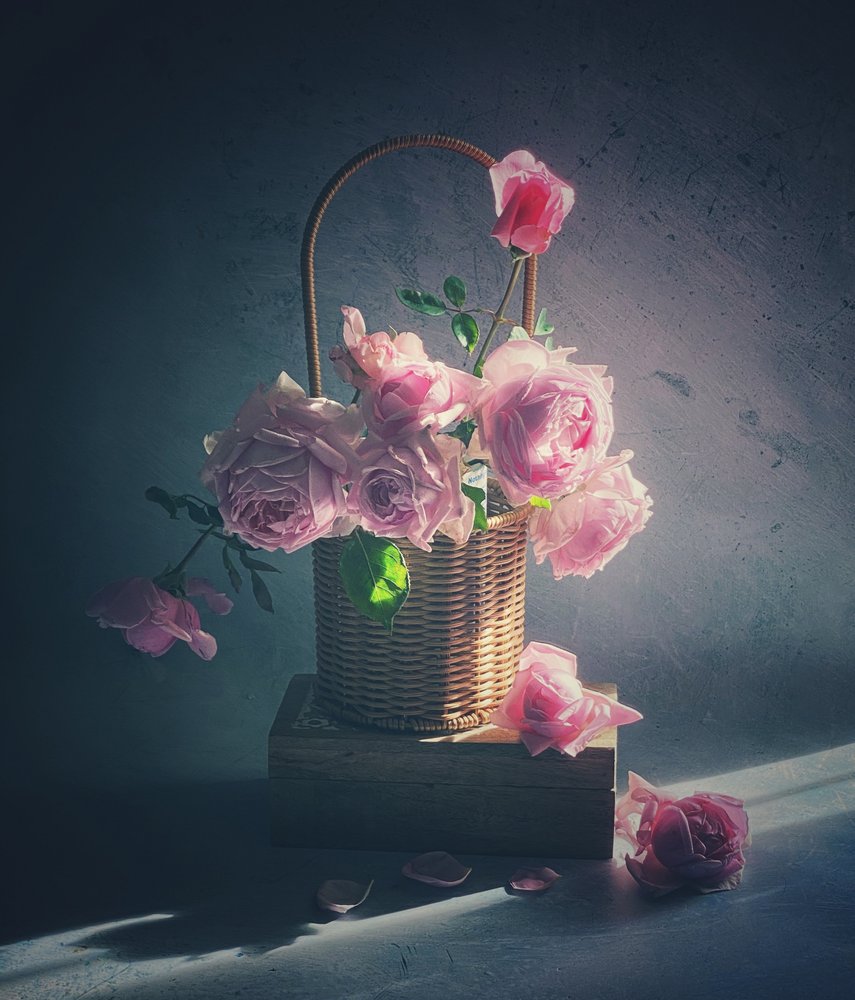 Cesto di rose rosa da Judy Tseng
