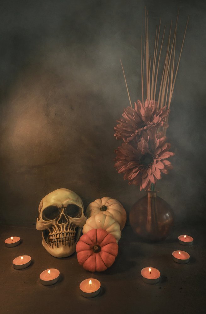 Teschio autunnale a lume di candela da Karen Smalley