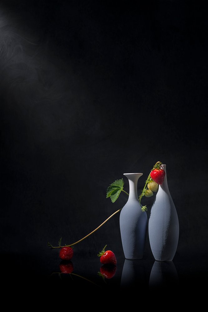 Vasi "Moody Strawberry" da Lydia Jacobs