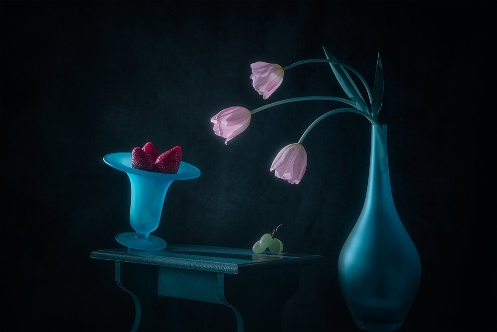 Tulipani rosa e fragole da Lydia Jacobs