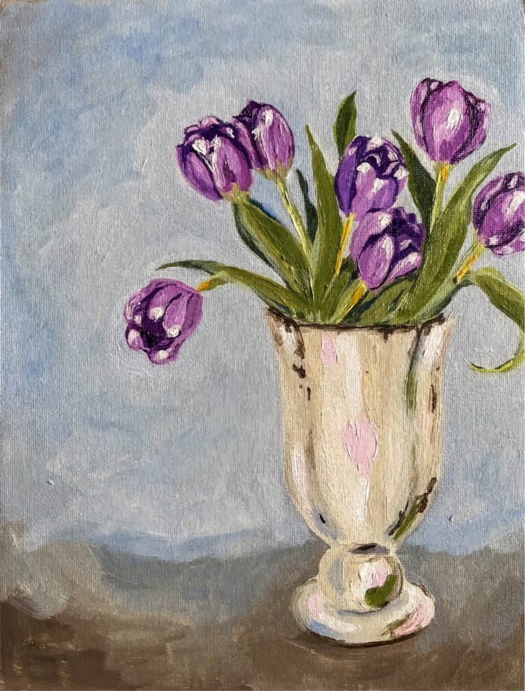 Tulipani viola in un vaso da Madison Phipps