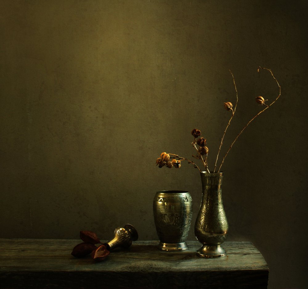 Natura morta rustica e malinconica da Margaret Halaby