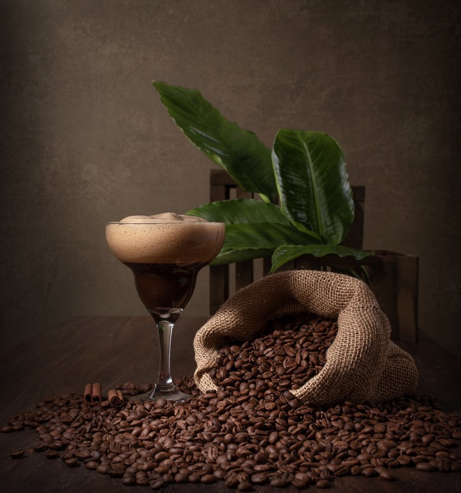 Natura morta con caffè intenso da Margareth Perfoncio