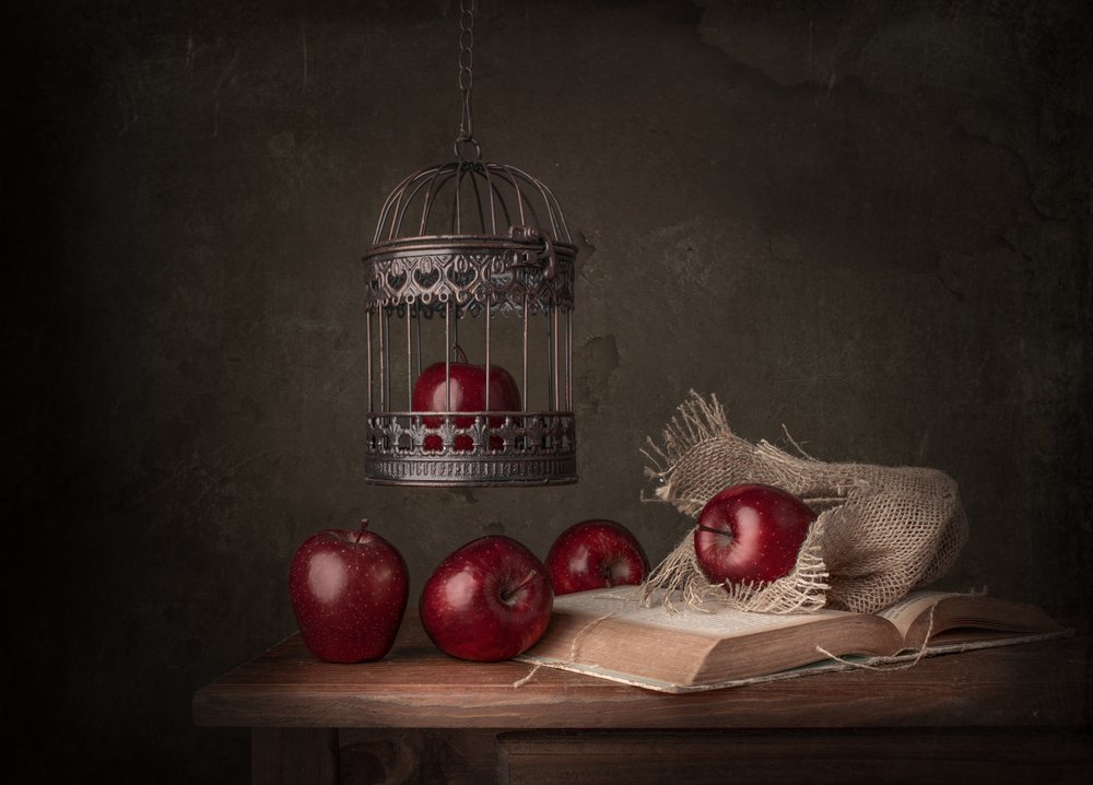 Mele rustiche e un libro da Margareth Perfoncio