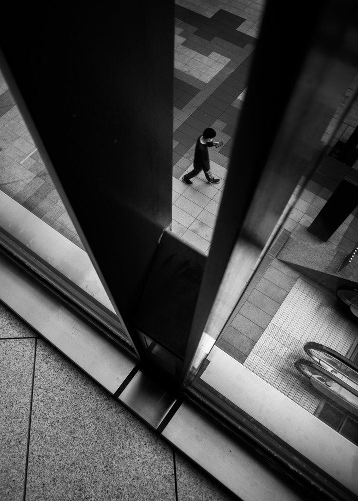 City Walker incorniciato da Satoshi Hata