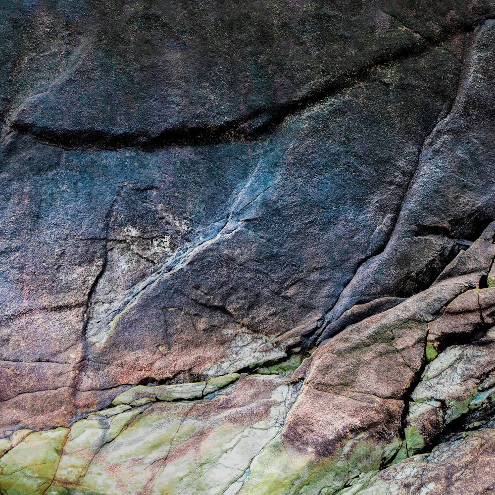 Roccia crepata dai colori vivaci da Studio Meikle
