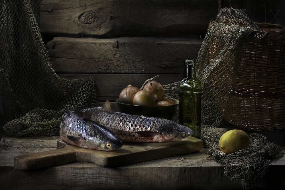 Natura morta con frutti di mare scuri da Svetlana Pavlоvskaja
