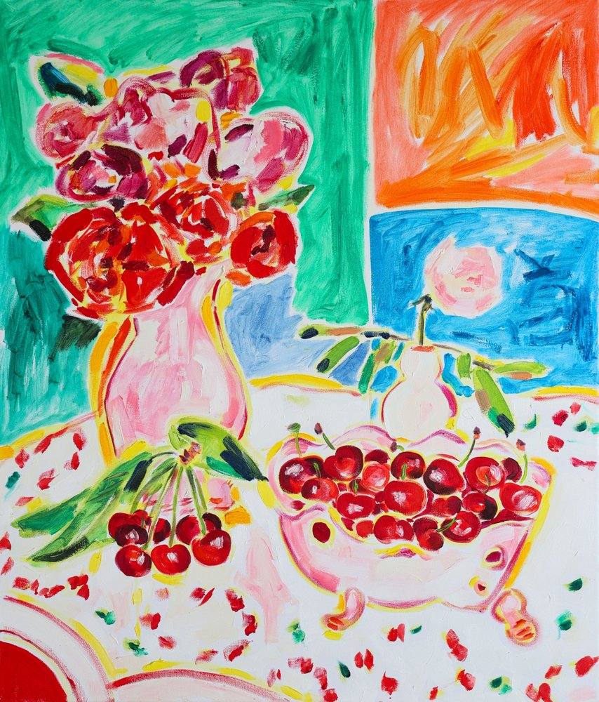 Rose vivaci e ciliegie fresche da Tamara Jare