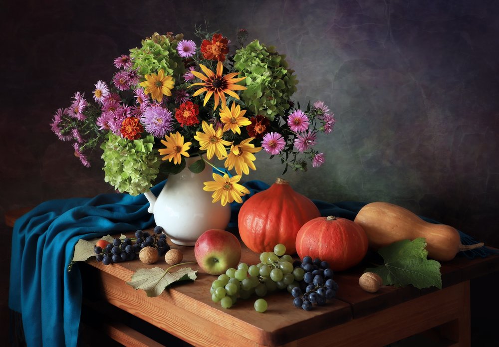 Natura morta dai colori vivaci dedicata al raccolto autunnale da Tatyana Skorokhod