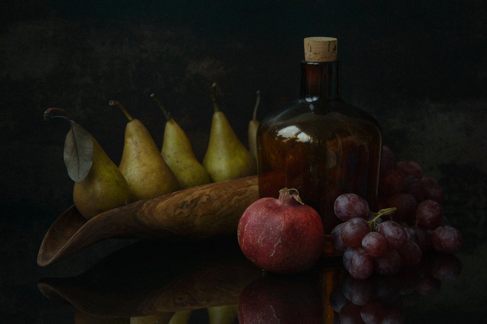 Natura morta scura con frutta da Vladimir Pavlovskyy