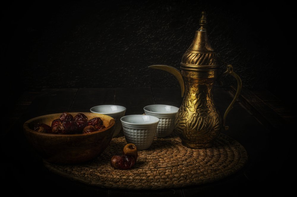 Caffè arabo e datteri da Yasmin Elsharma