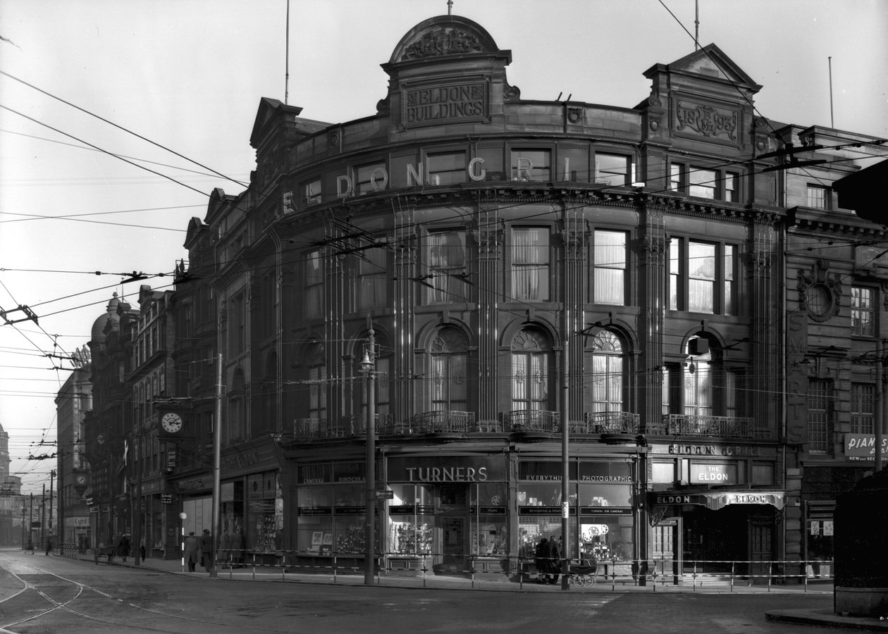 Vista dello studio fotografico e negozio di Turner su Blackett Street, Newcastle upon Tyne, febbraio 1950 da Unbekannt Unbekannt