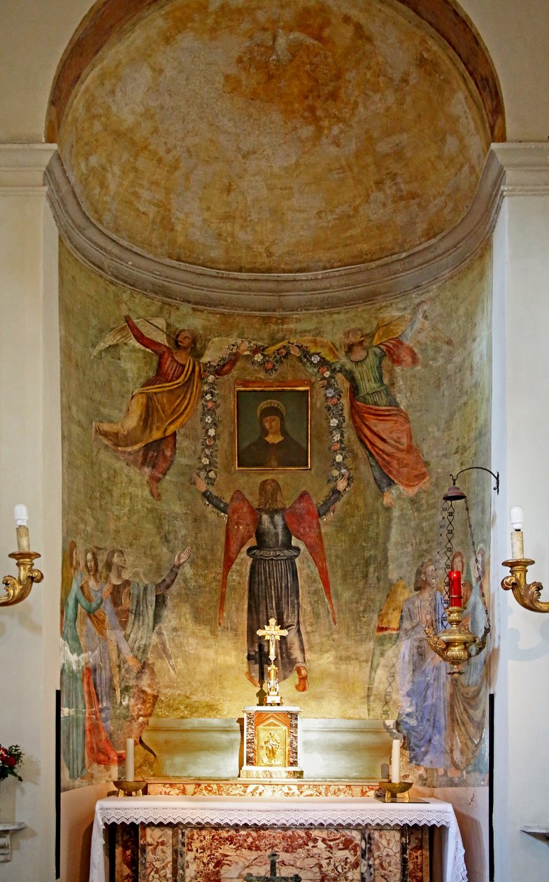 Altare con dipinto della Vergine Maria circondata da angeli da Unknown