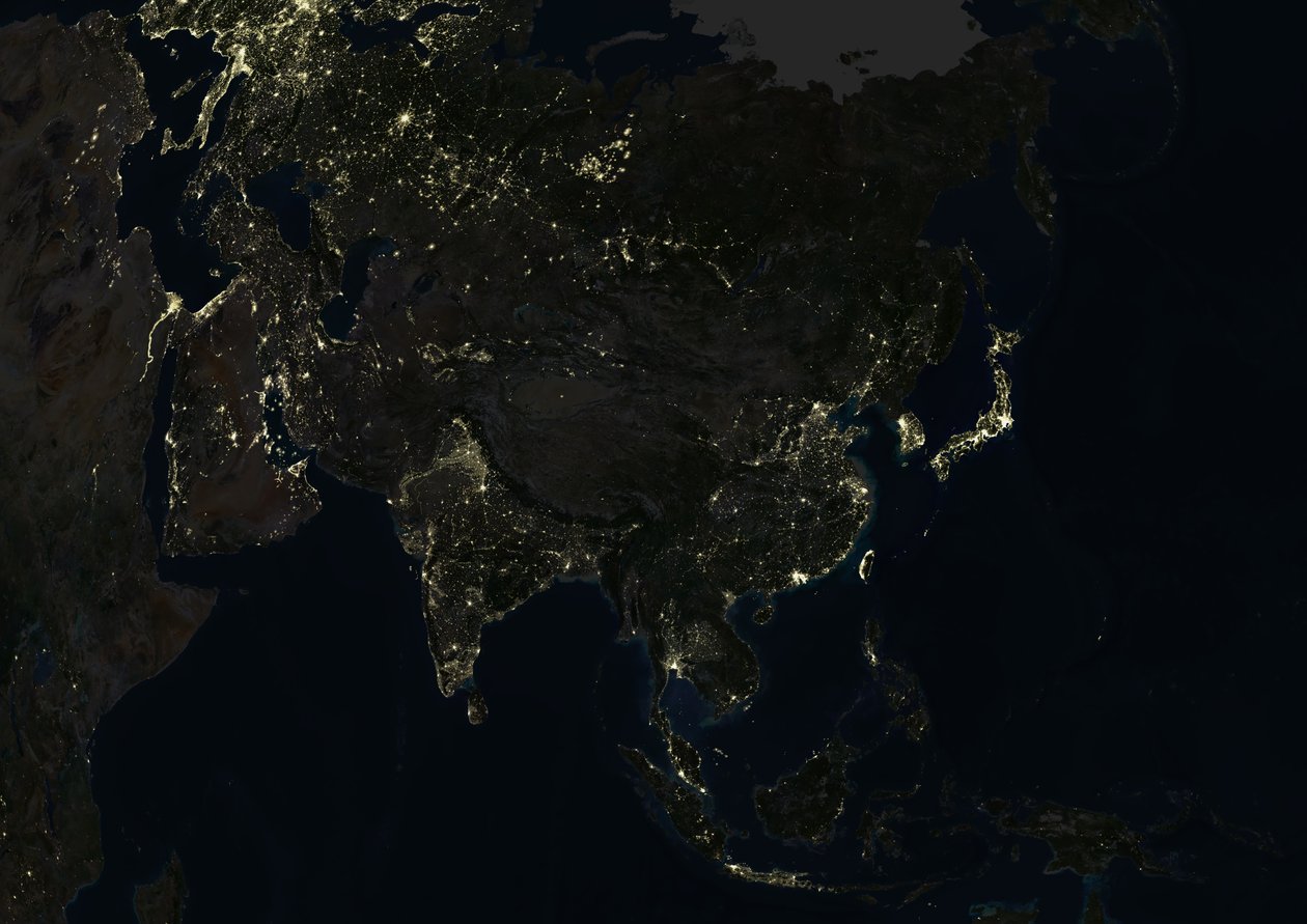 Asia di notte, immagine satellitare a colori reali da Unknown