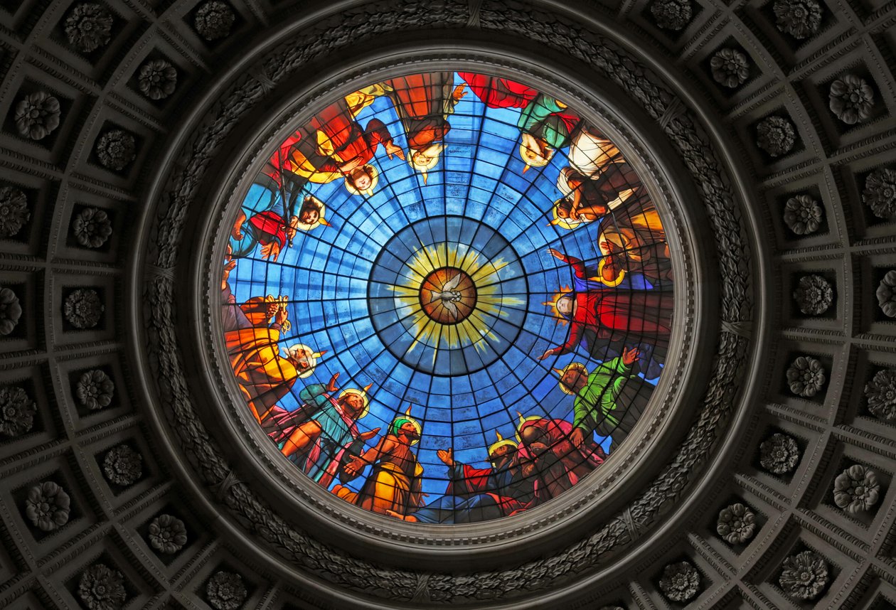 Cupola con vetrata raffigurante il Mistero della Pentecoste, Chapelle Royale, Dreux, Francia da Unknown
