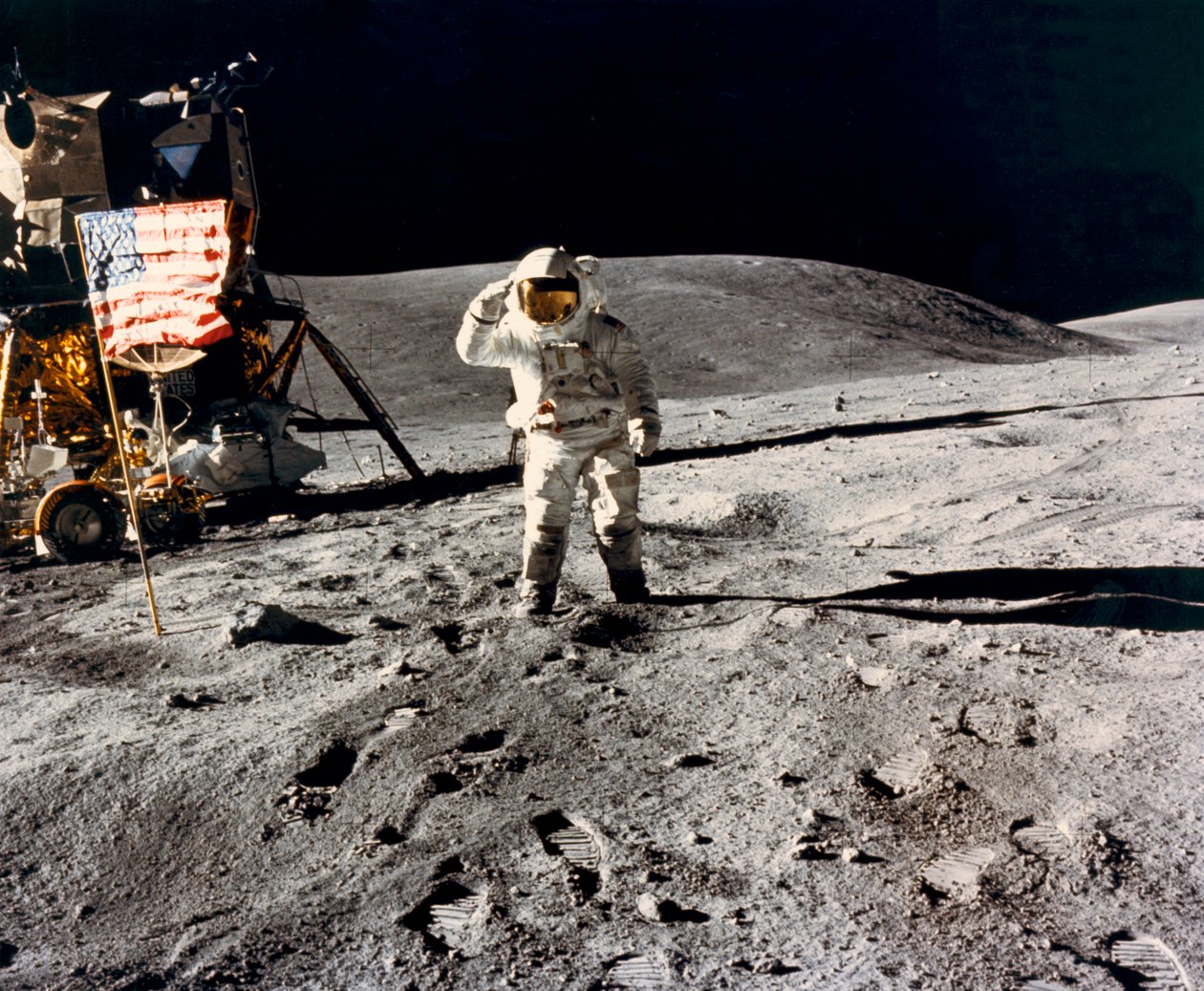 Saluto alla bandiera lunare da Unknown