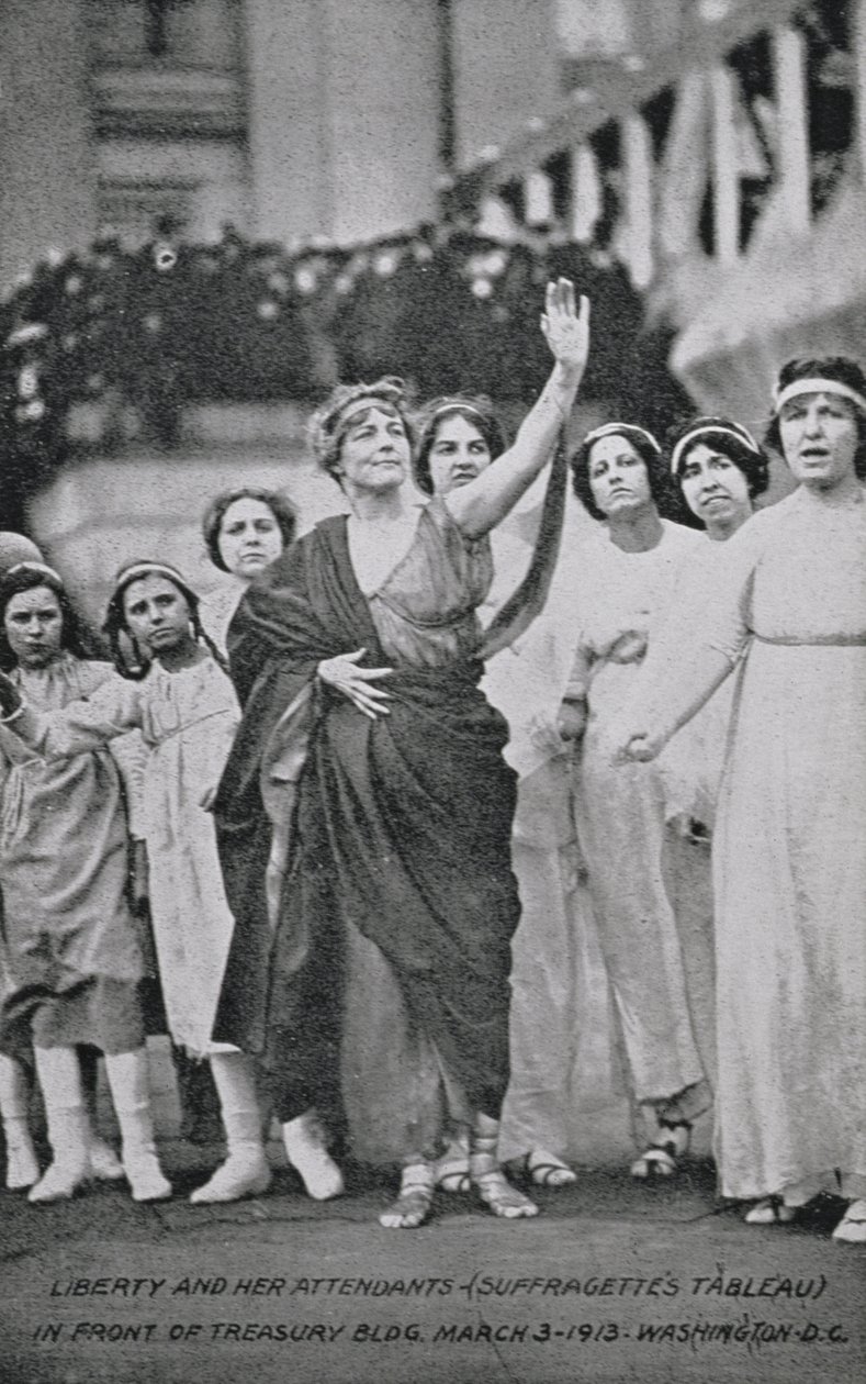 Donne e bambini che si esibiscono in un tableau suffragista, 3 marzo, 1913 da American Photographer
