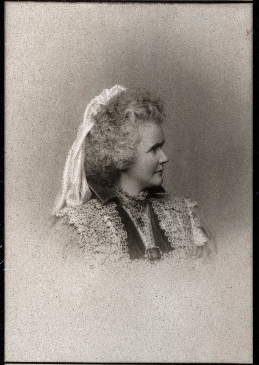 Ritratto di Elisabetta di Wied (1843-1916), Regina consorte di Romania da French Photographer