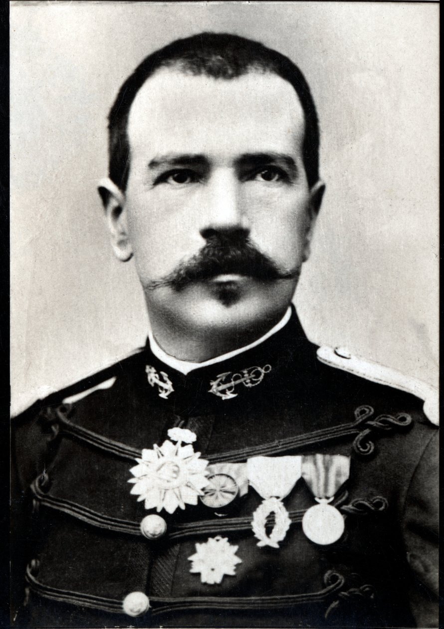Ritratto di Parfait Louis Monteil (1855-1925), ufficiale militare coloniale ed esploratore francese da French Photographer