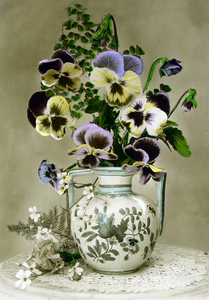 Vaso di viole del pensiero c.1898 da French School