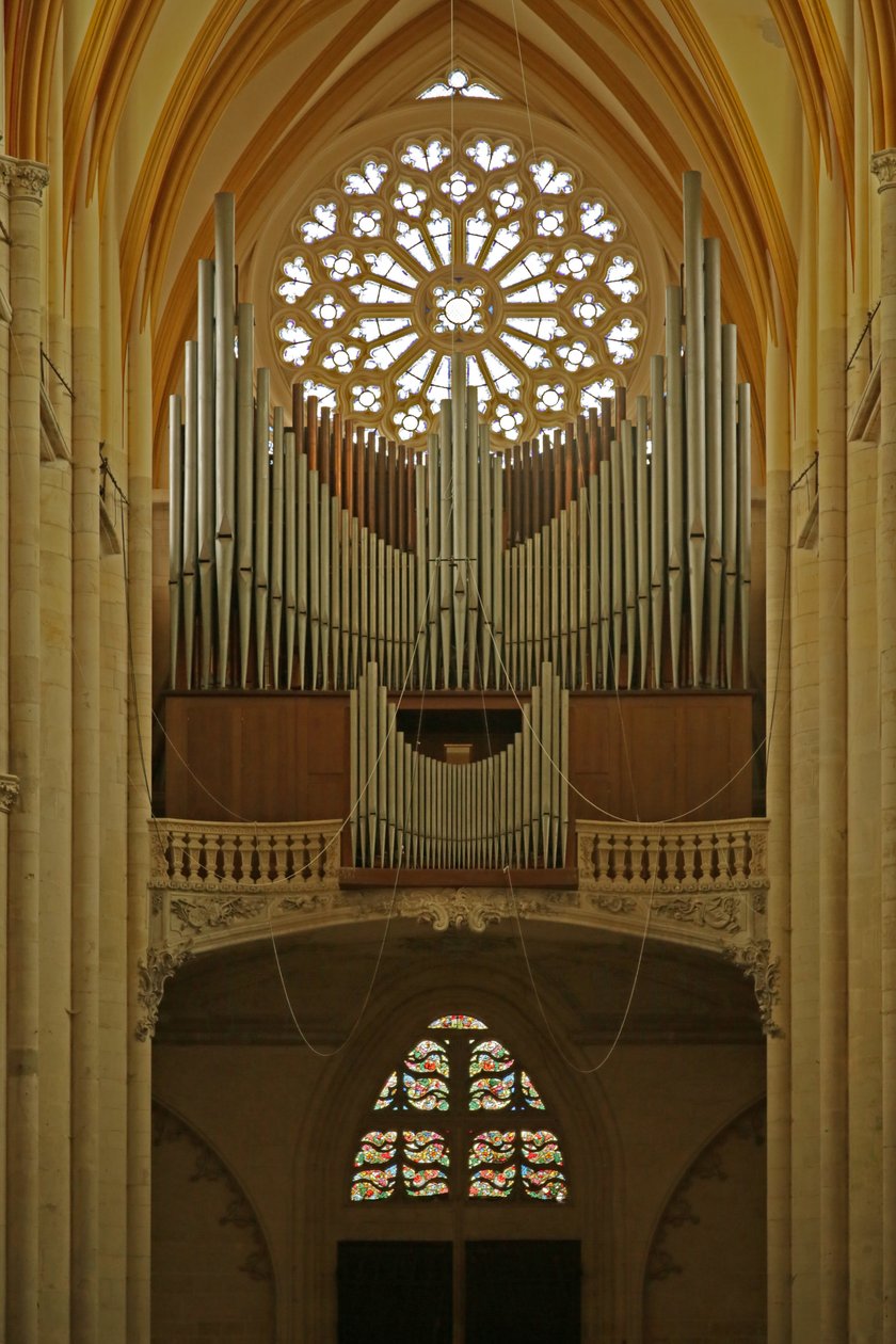 Rosone ovest e organo da French School