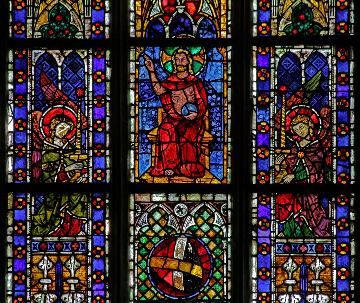 Vetrata raffigurante Cristo con due Angeli e Candele da French School
