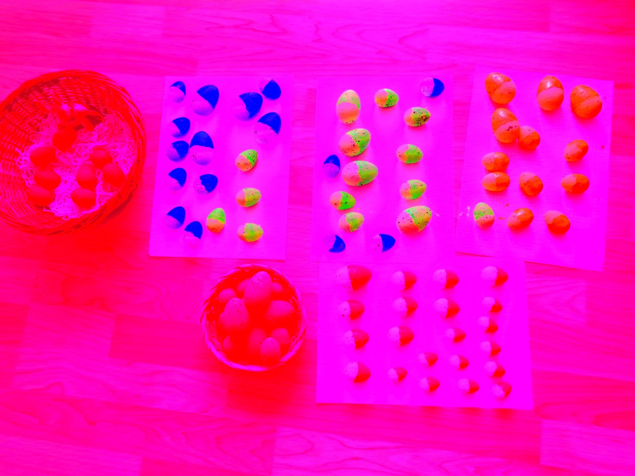 uova al neon da Martina Konitzky