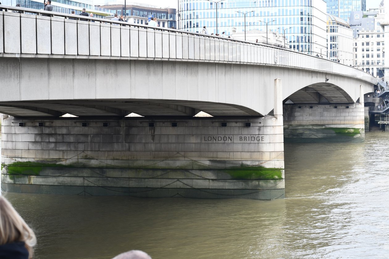 Il London Bridge sul Tamigi, nel cuore di Londra da Albert Mansour